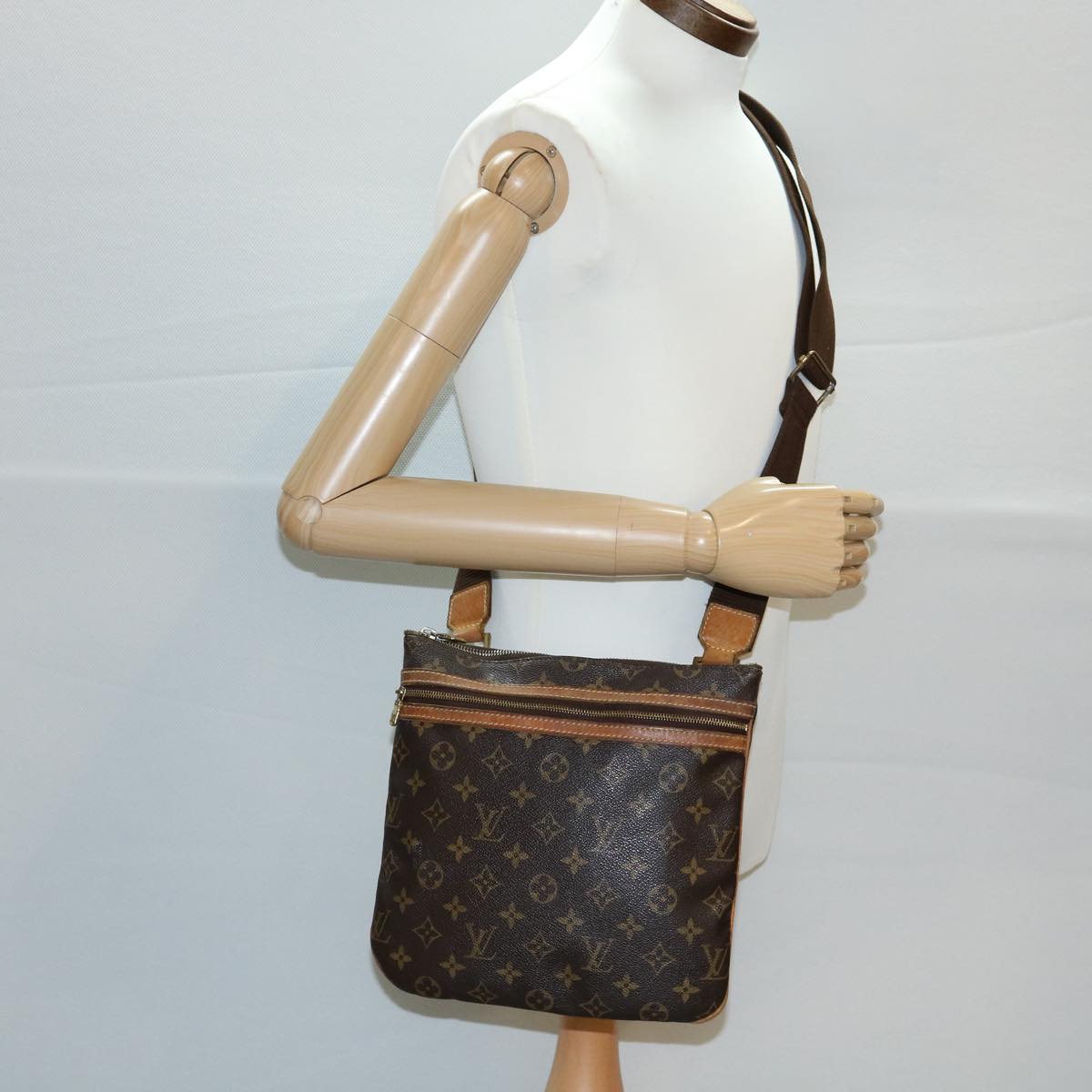 LOUIS VUITTON Monnogram Pochette Bosphore Shoulder Bag M40044 LV bs1805