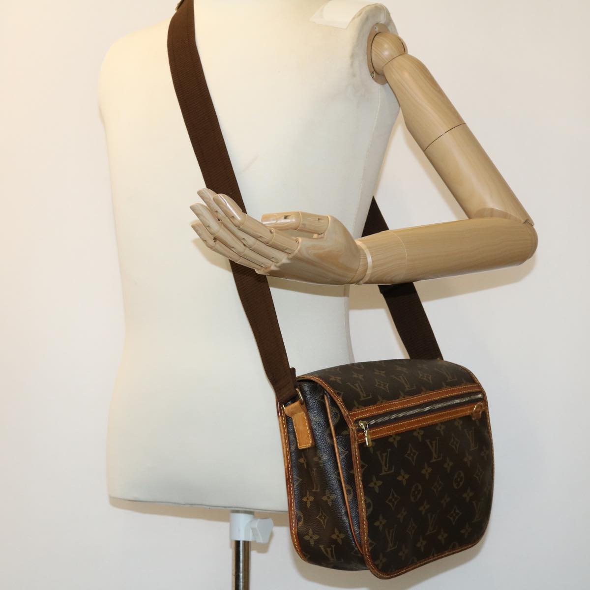 LOUIS VUITTON Monogram Messenger Bosphore PM Shoulder Bag M40106 LV bs1909