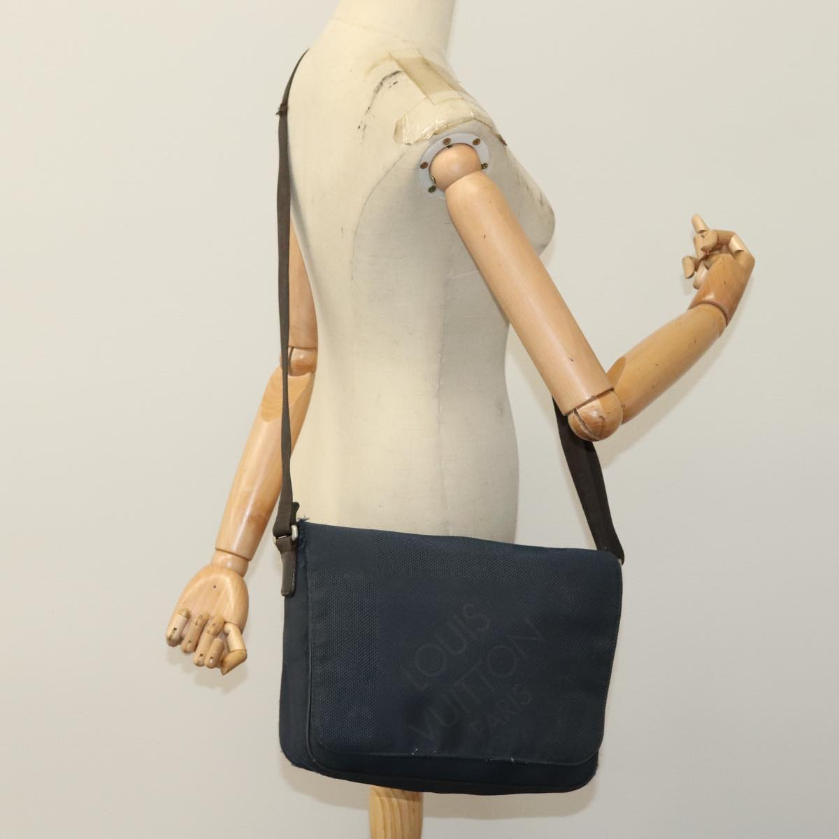 LOUIS VUITTON Damier Geant Petite Message Shoulder Bag Navy N41127 bs21447