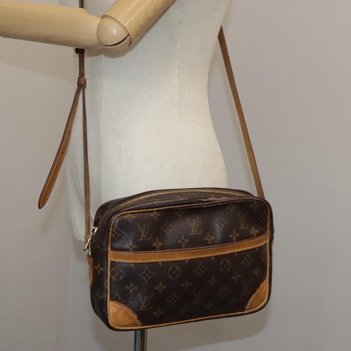 LOUIS VUITTON Monogram Trocadero 27 Shoulder Bag M51274 LV bs21526