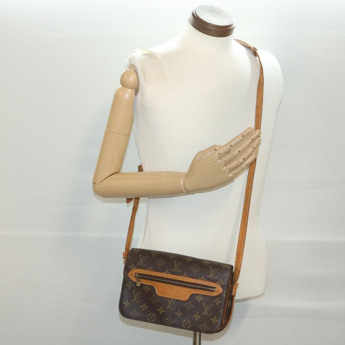 LOUIS VUITTON Monogram Saint Germain Shoulder Bag M51210 LV bs4301