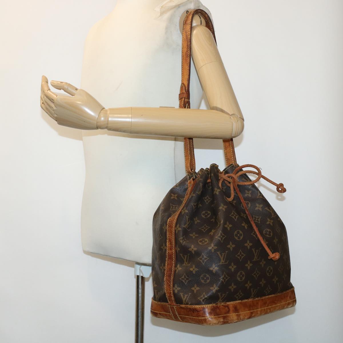 LOUIS VUITTON Monogram Noe Shoulder Bag M42224 LV bs6041