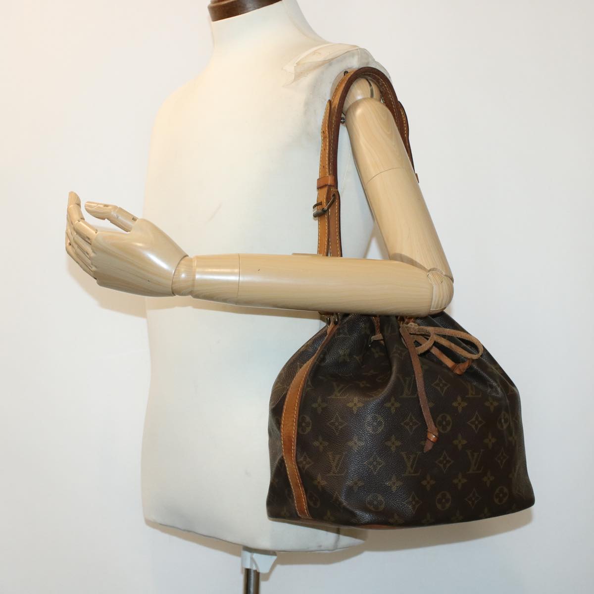 LOUIS VUITTON Monogram Petit Noe Shoulder Bag M42226 LV bs6044