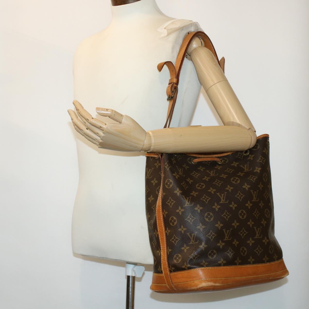 LOUIS VUITTON Monogram Noe Shoulder Bag M42224 LV bs6083
