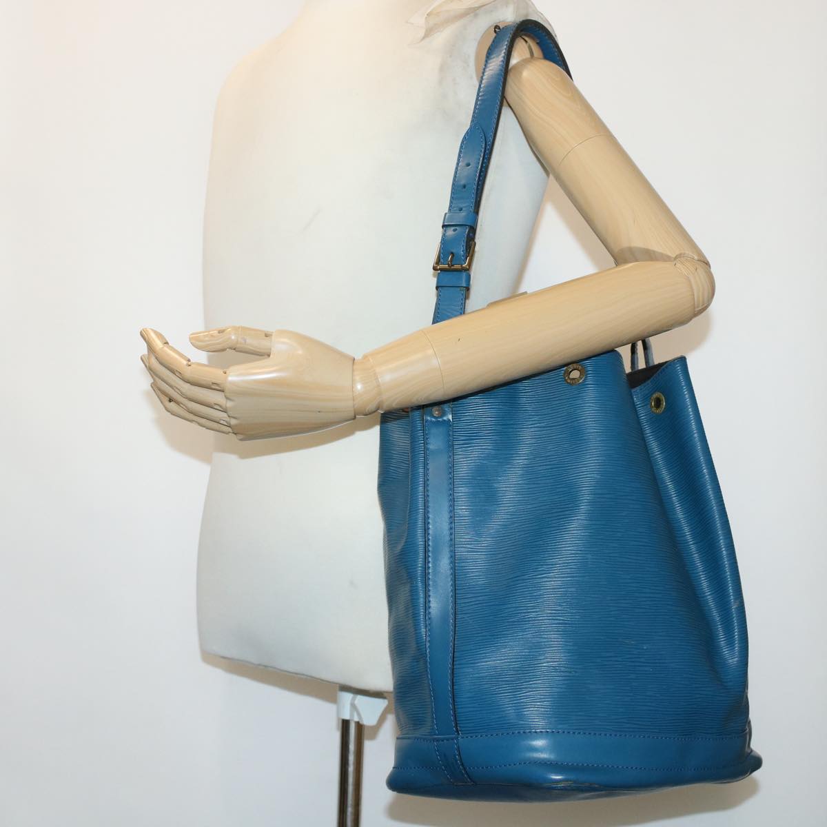 LOUIS VUITTON Epi Noe Shoulder Bag Blue M44005 LV bs6236
