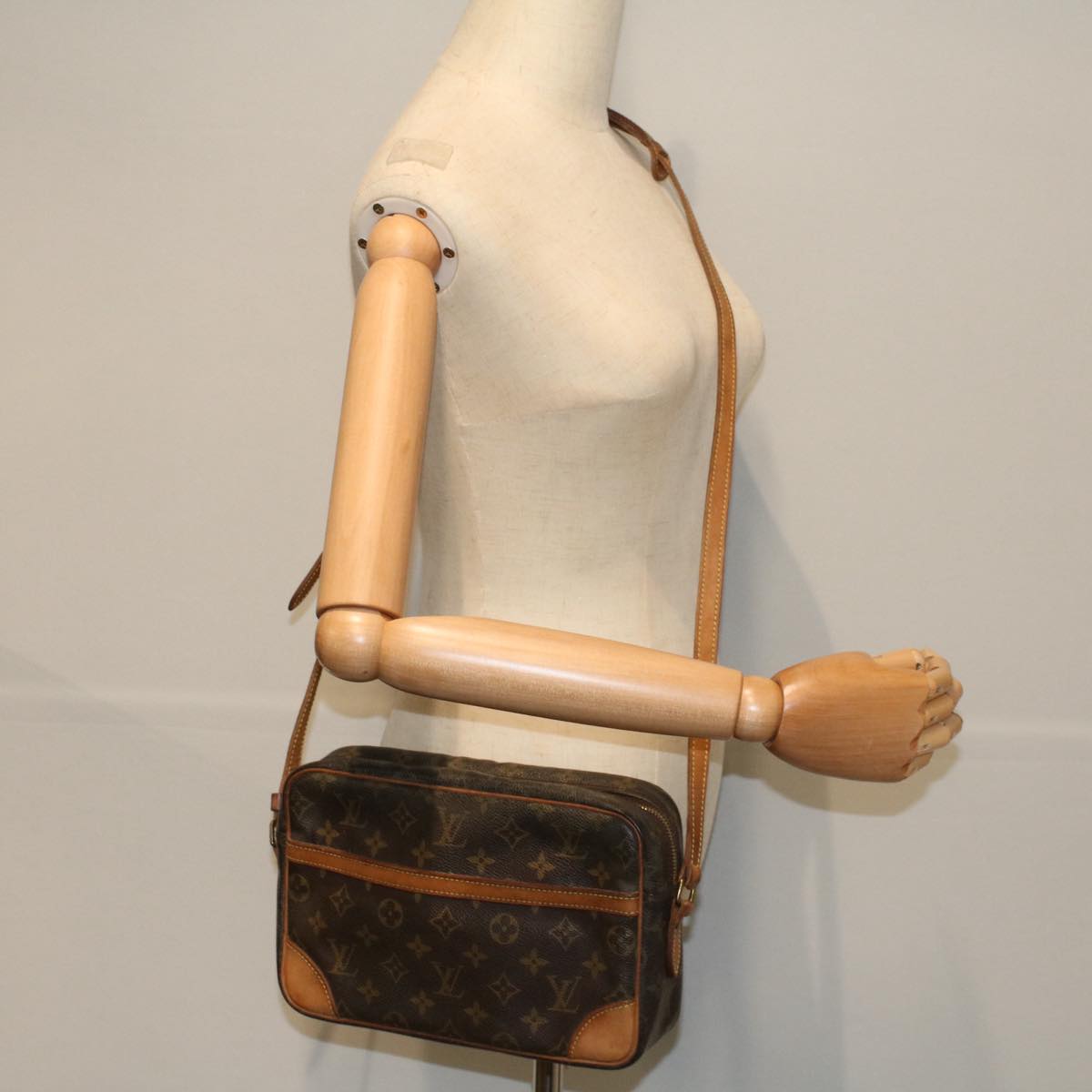 LOUIS VUITTON Monogram Trocadero 27 Shoulder Bag M51274 LV bs9775