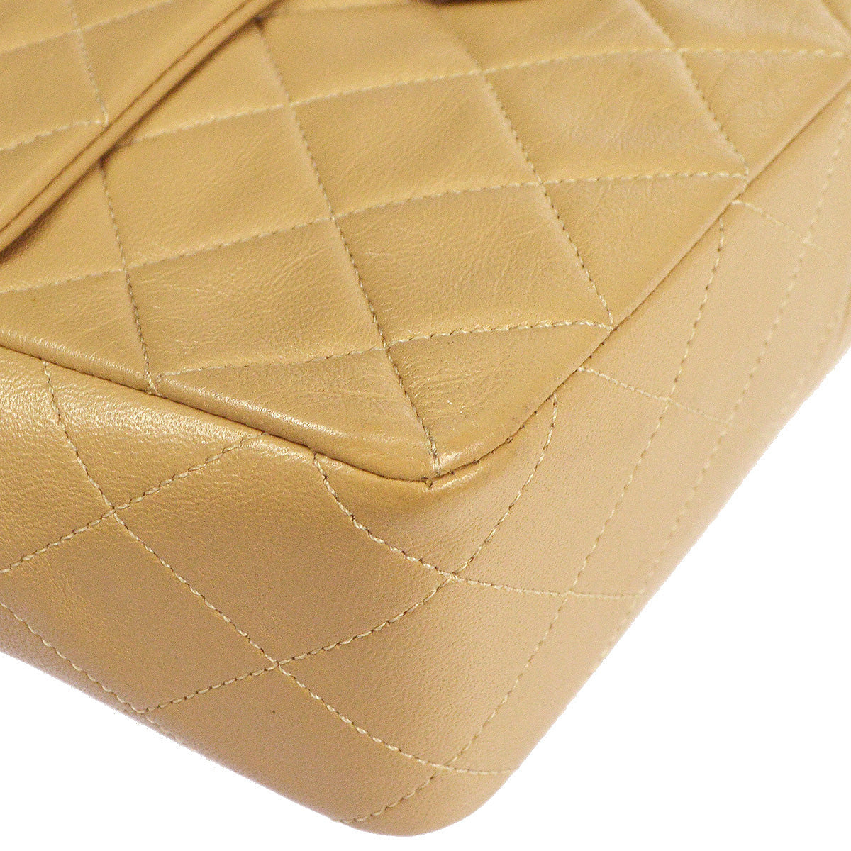Luxury Chanel 1989-1991 Beige Lambskin Classic Square Flap Shoulder Bag 20