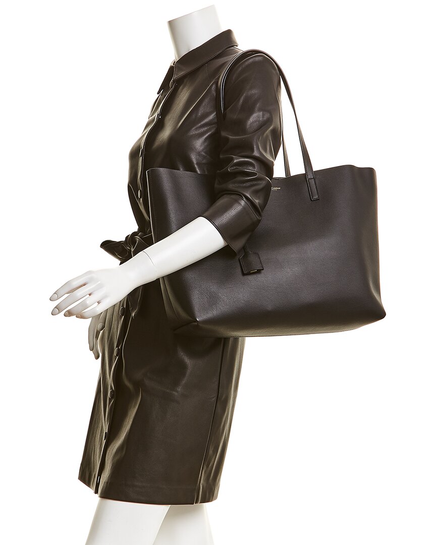 Luxury Gucci Trending 2025 GG Marmont Small Matelasse Leather Crossbody Camera Bag, Black
