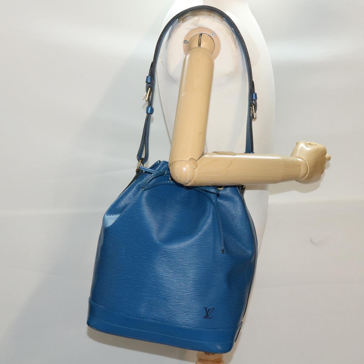 LOUIS VUITTON Epi Noe Shoulder Bag Blue M44005 LV cl616