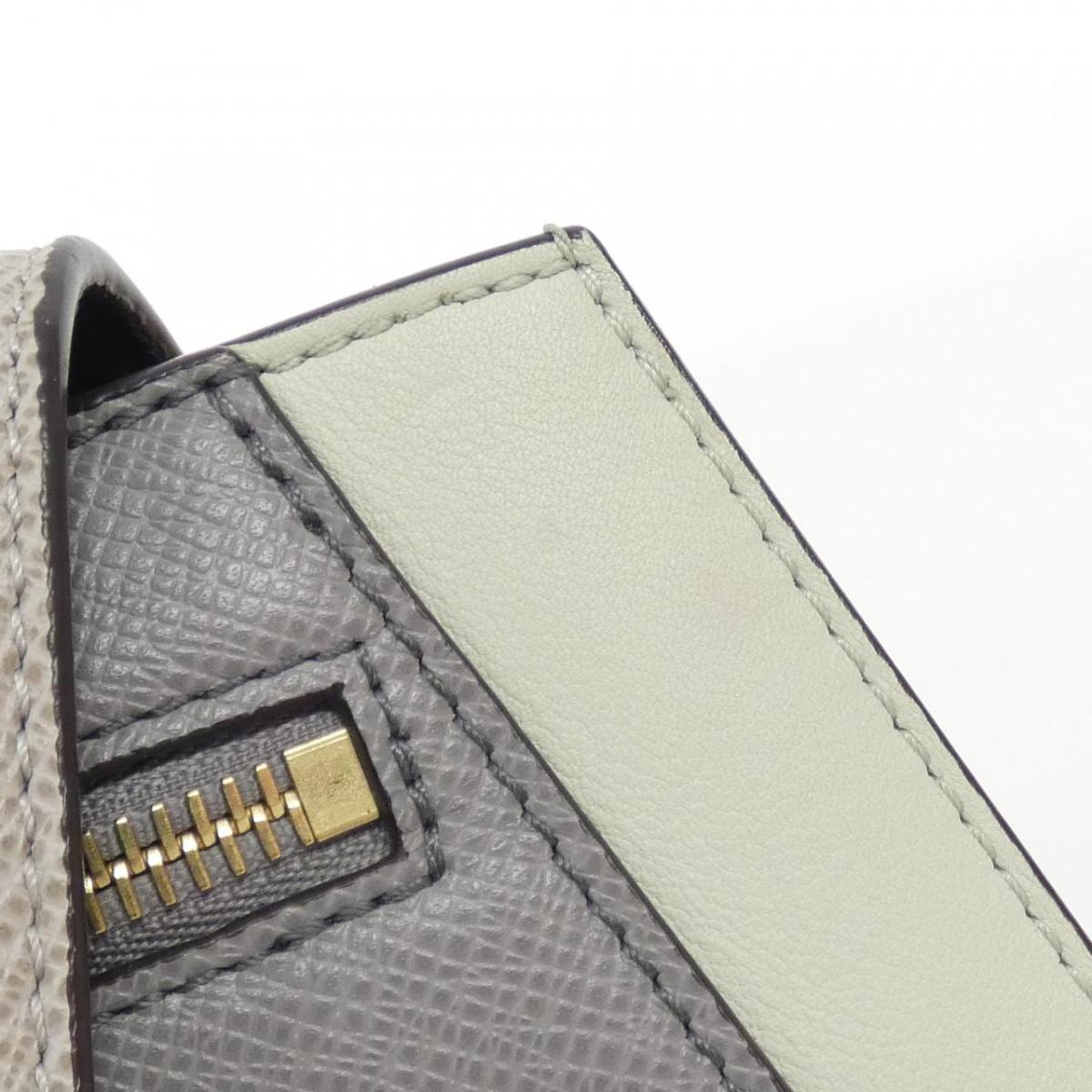Louis Vuitton Taiga Trapez M53813 Shoulder Bag