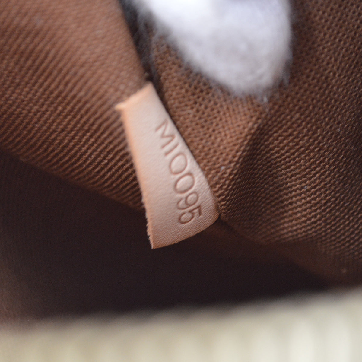 Louis Vuitton 2005 Monogram Pochette Bosphore M40044