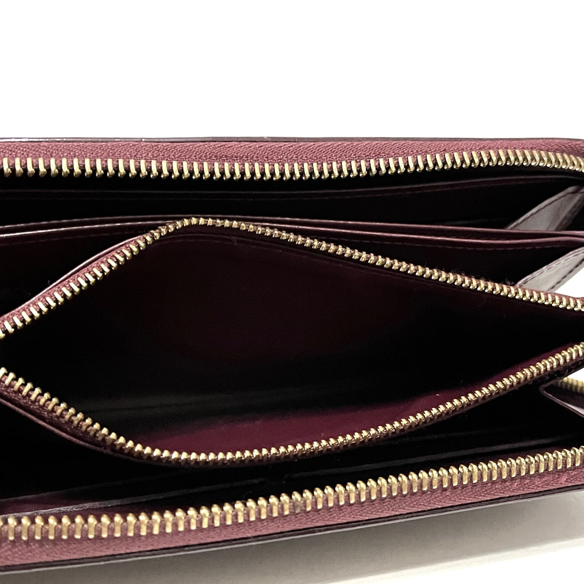 Louis Vuitton Zippy Patent Leather Wallet ()