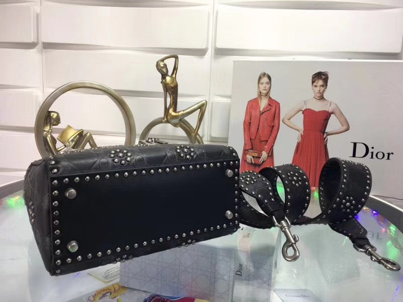 Luxury DiorMedium Lady Luxury DiorBag In Black Studded Calfskin