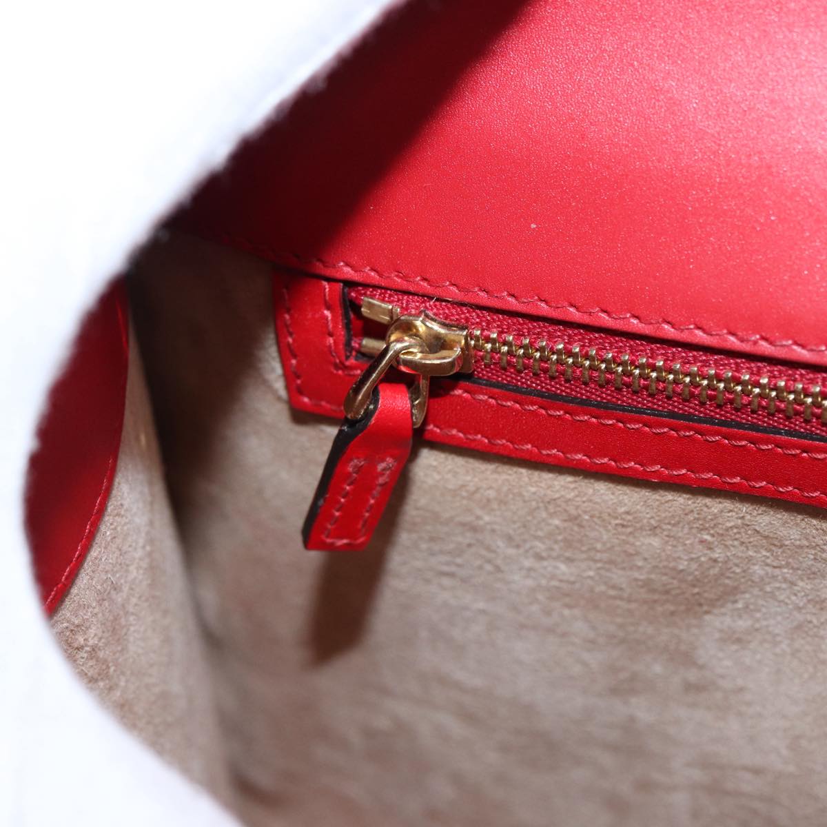 Gucci Sylvie Leather Handbag ()
