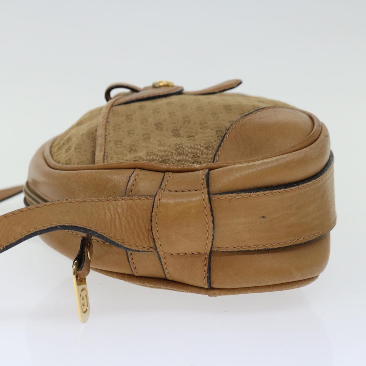 GUCCI Micro GG Canvas Shoulder Bag Beige ep3382