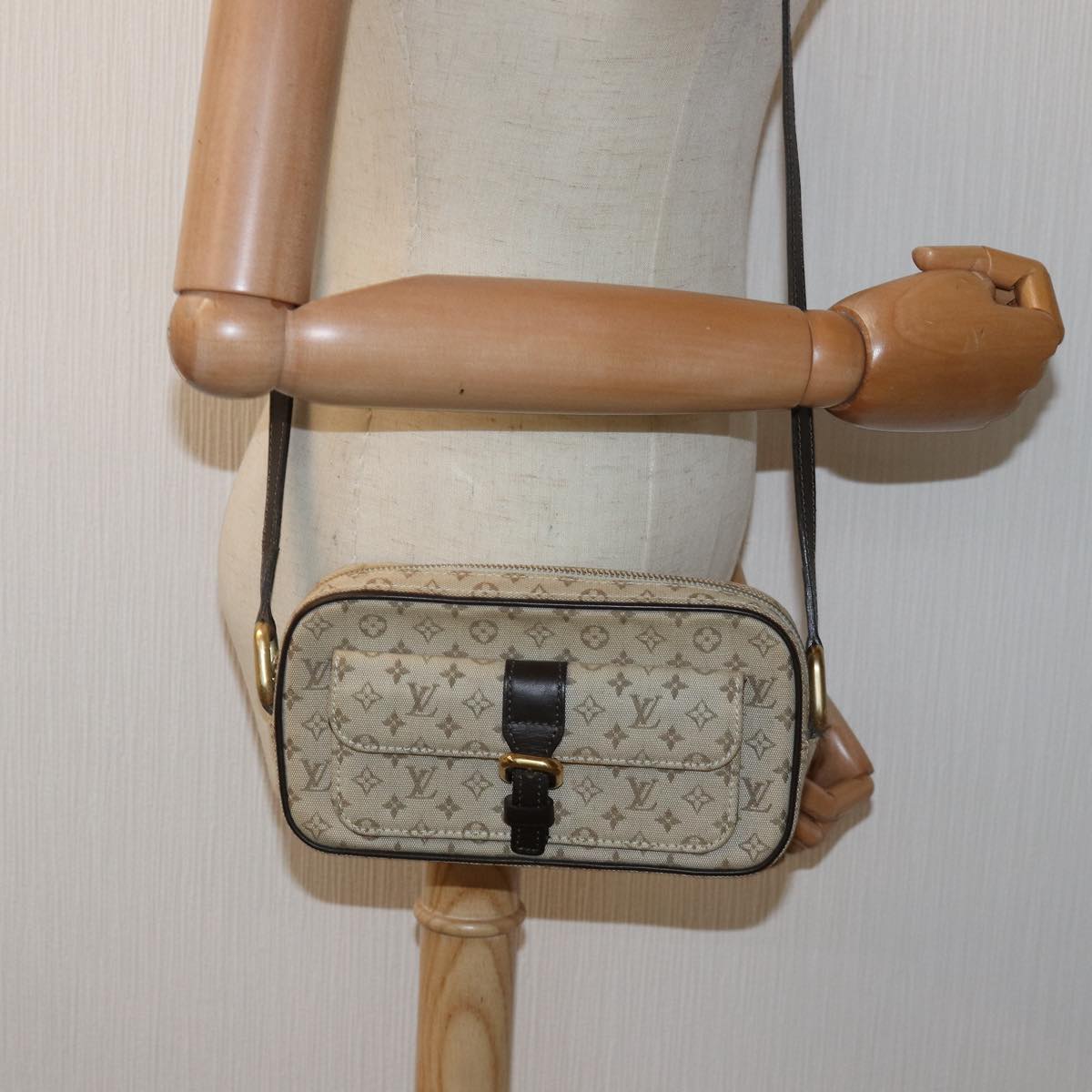 LOUIS VUITTON Monogram Mini Juliet MM Shoulder Bag Khaki M92218 LV ep4369