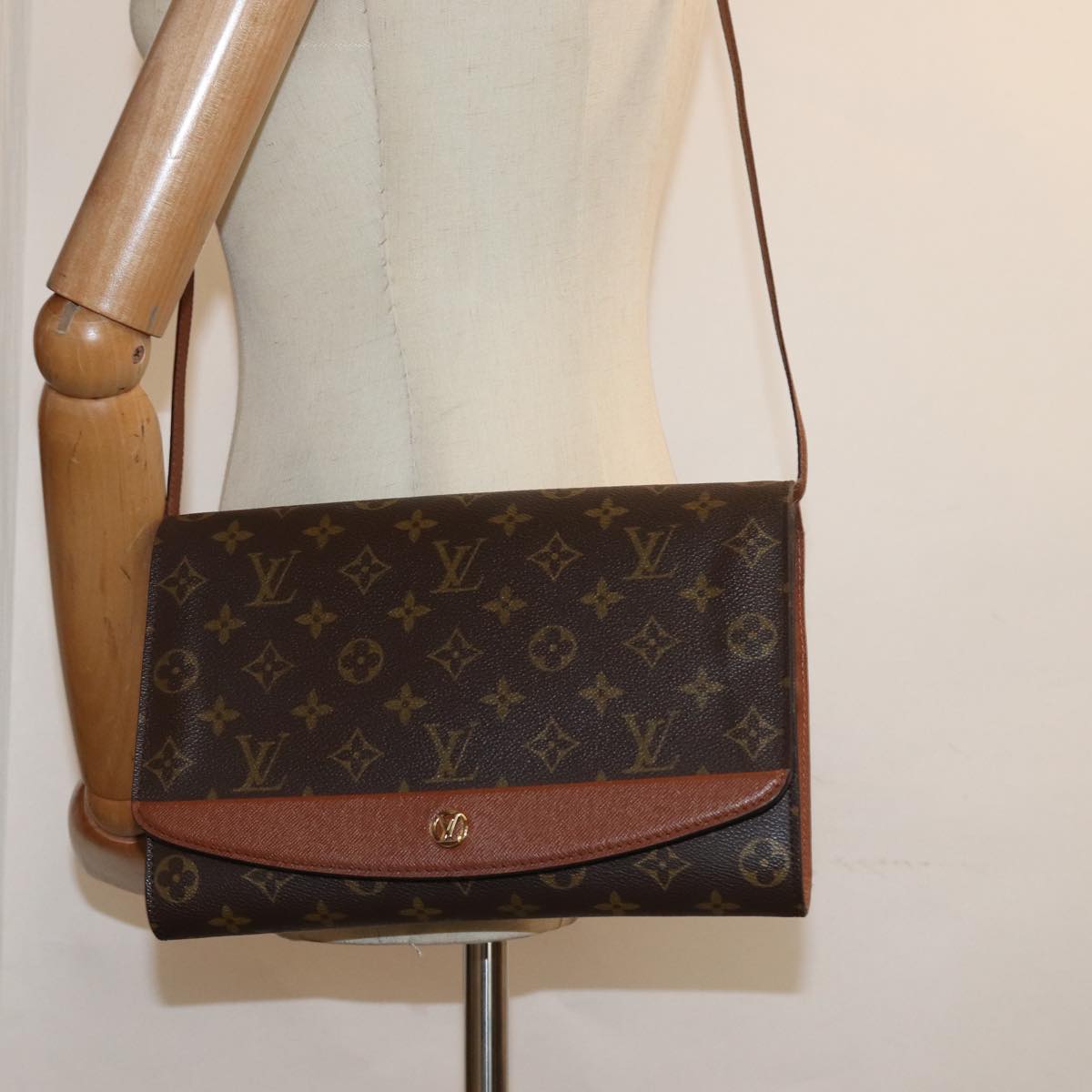LOUIS VUITTON Monogram Bordeaux 27 Shoulder Bag M51797 LV ep4892
