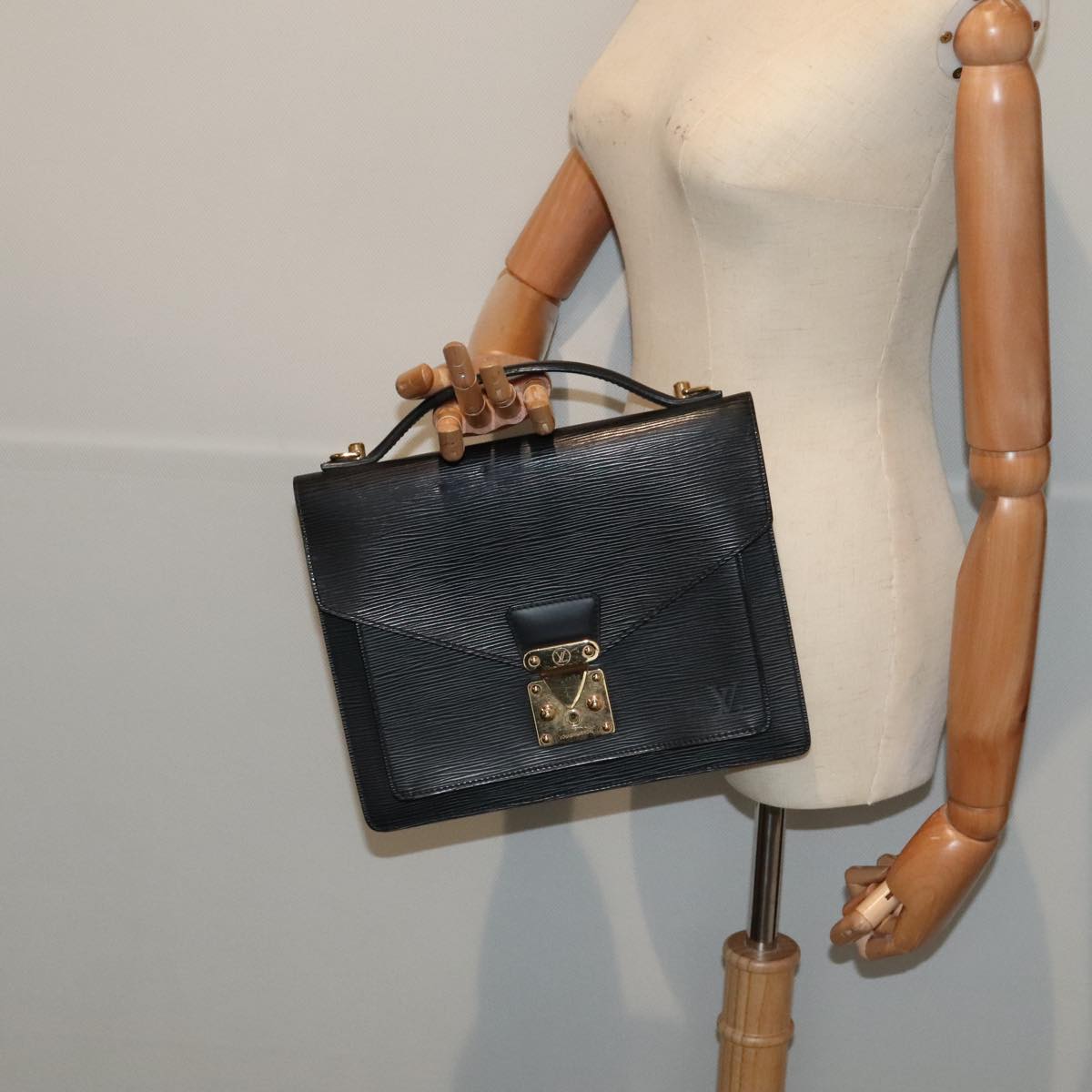 LOUIS VUITTON Epi Monceau 28 Hand Bag Black M52122 LV ep5465