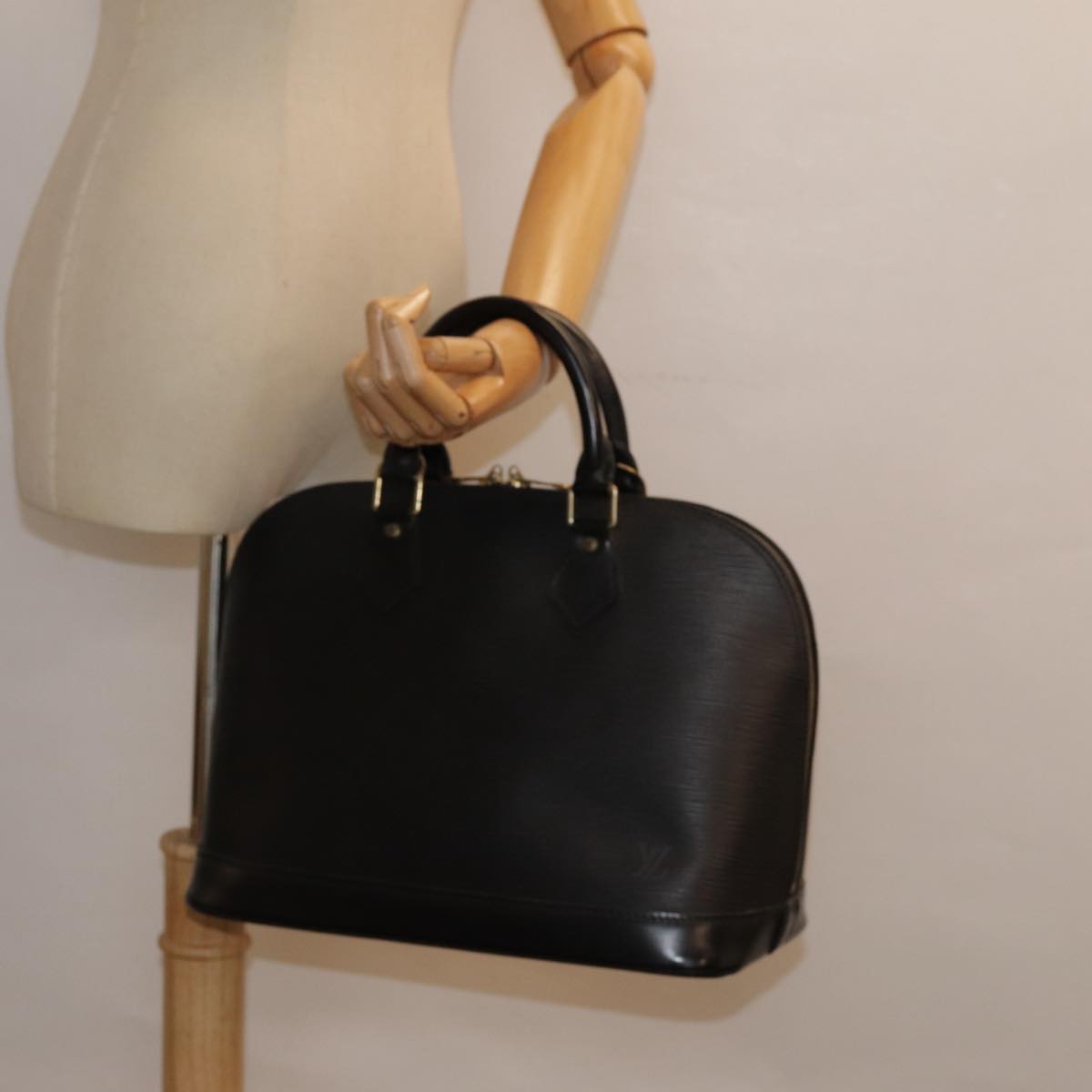 LOUIS VUITTON Epi Alma Hand Bag Black M52142 LV ep5664