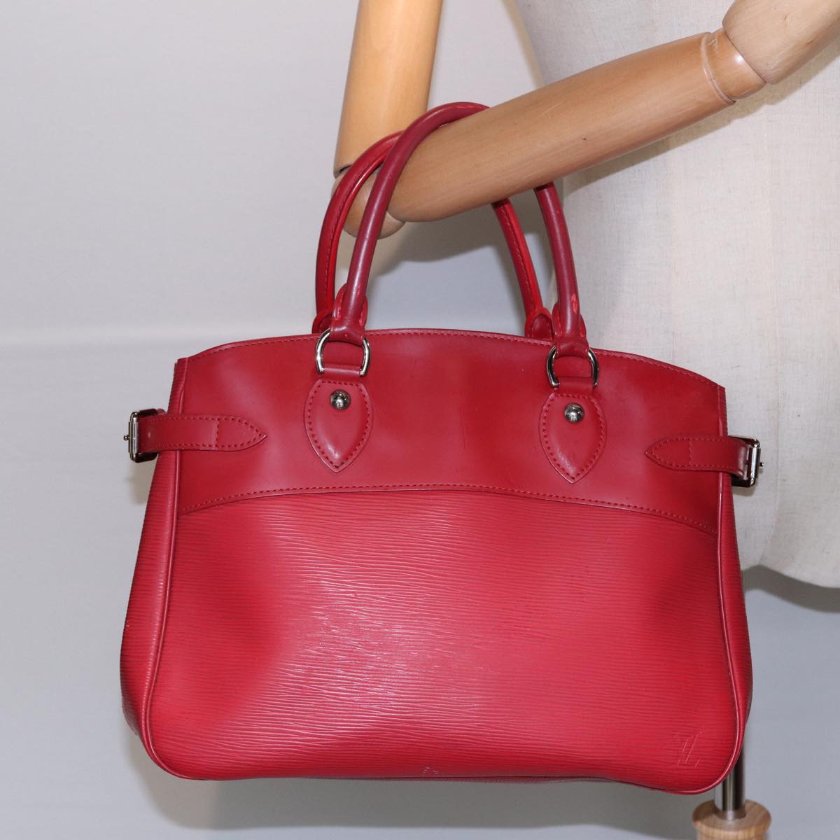 LOUIS VUITTON Epi Passy PM Hand Bag Red M5926E LV ep5683