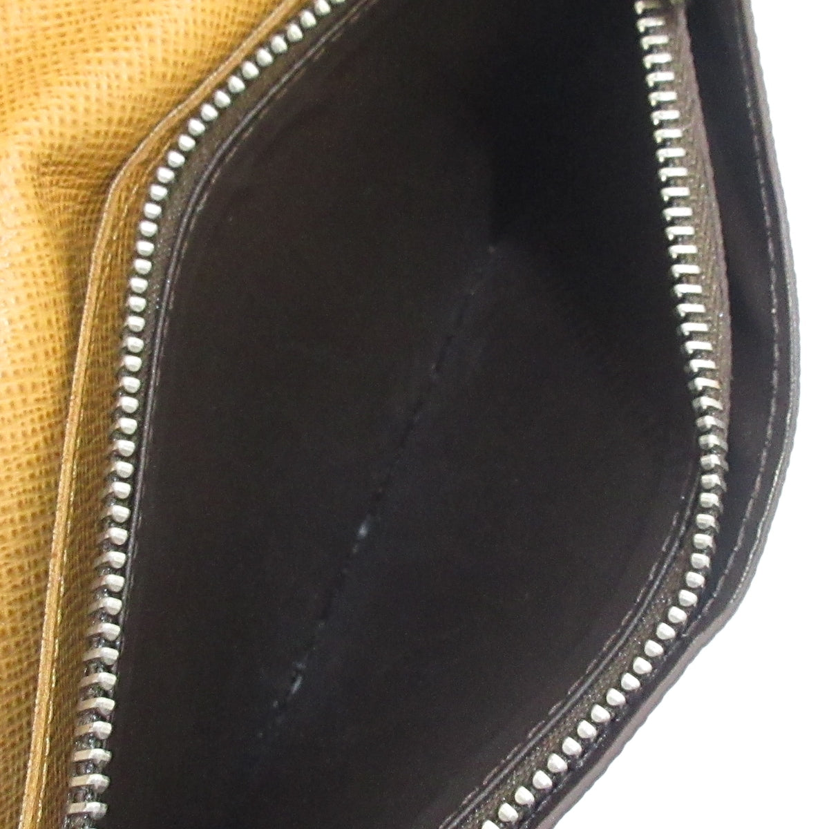 Louis Vuitton Portefeuille Brazza Canvas Wallet ()