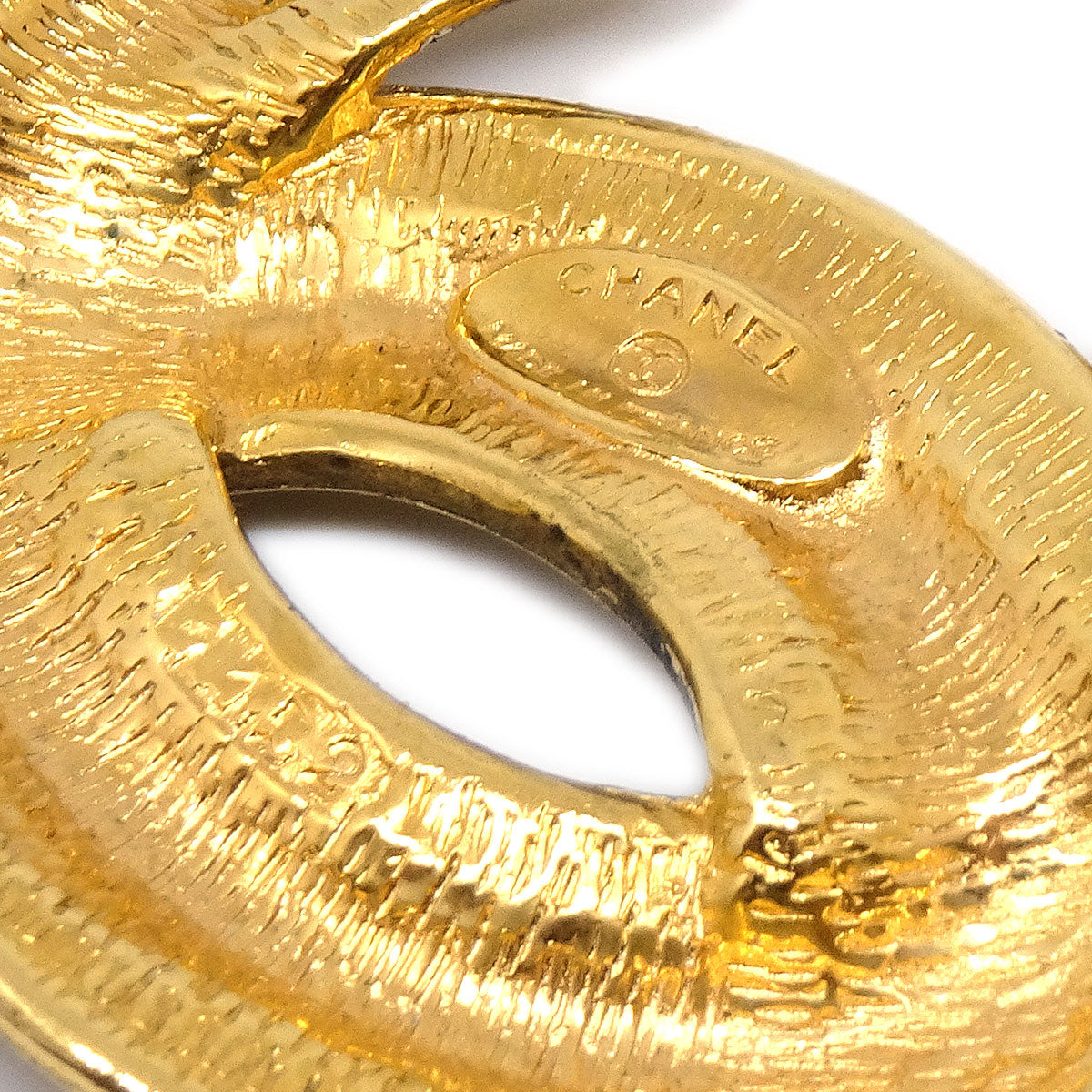Luxury Chanel Quilted CC Brooch Pin Gold 1152