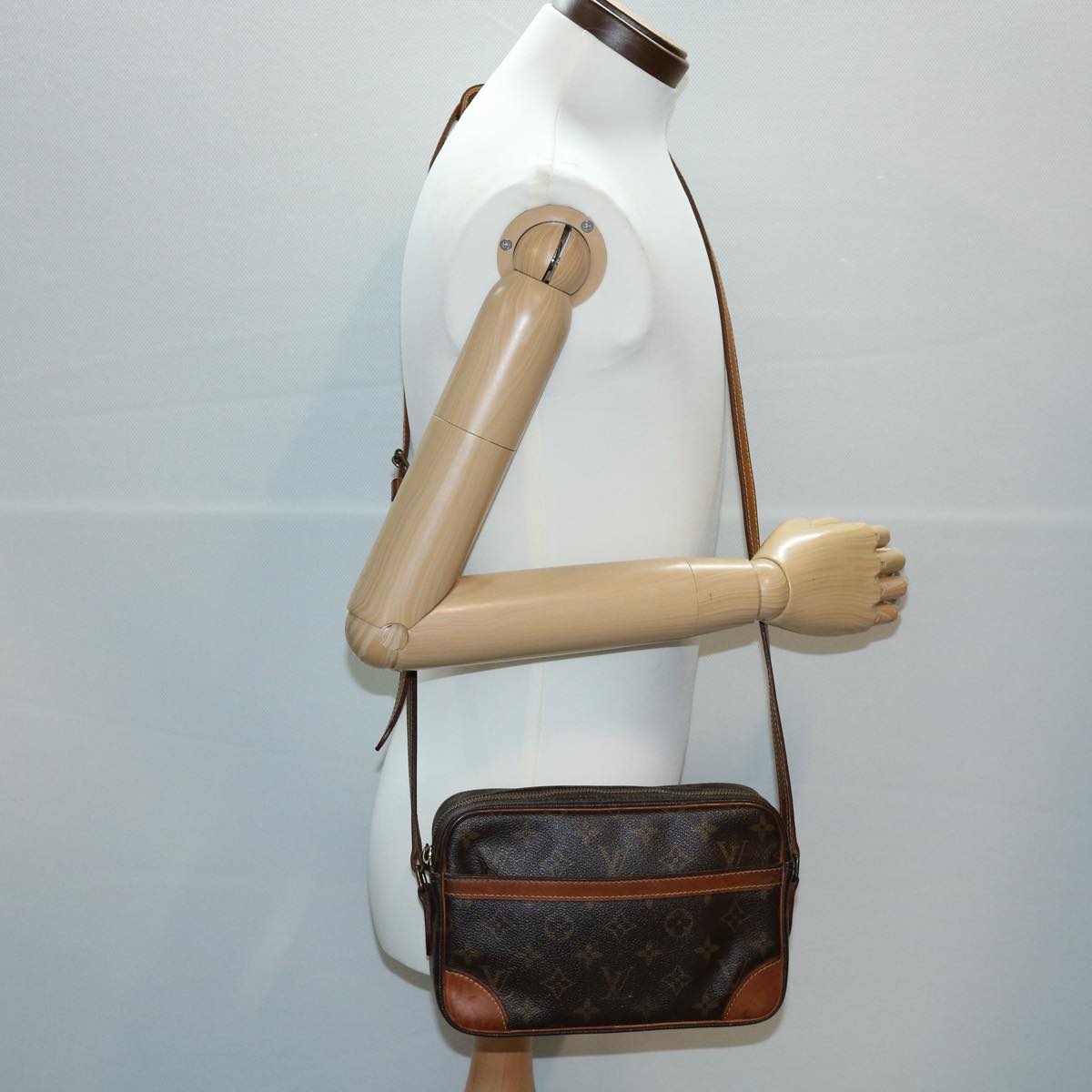LOUIS VUITTON Monogram Trocadero 23 Shoulder Bag M51276 LV fm1520