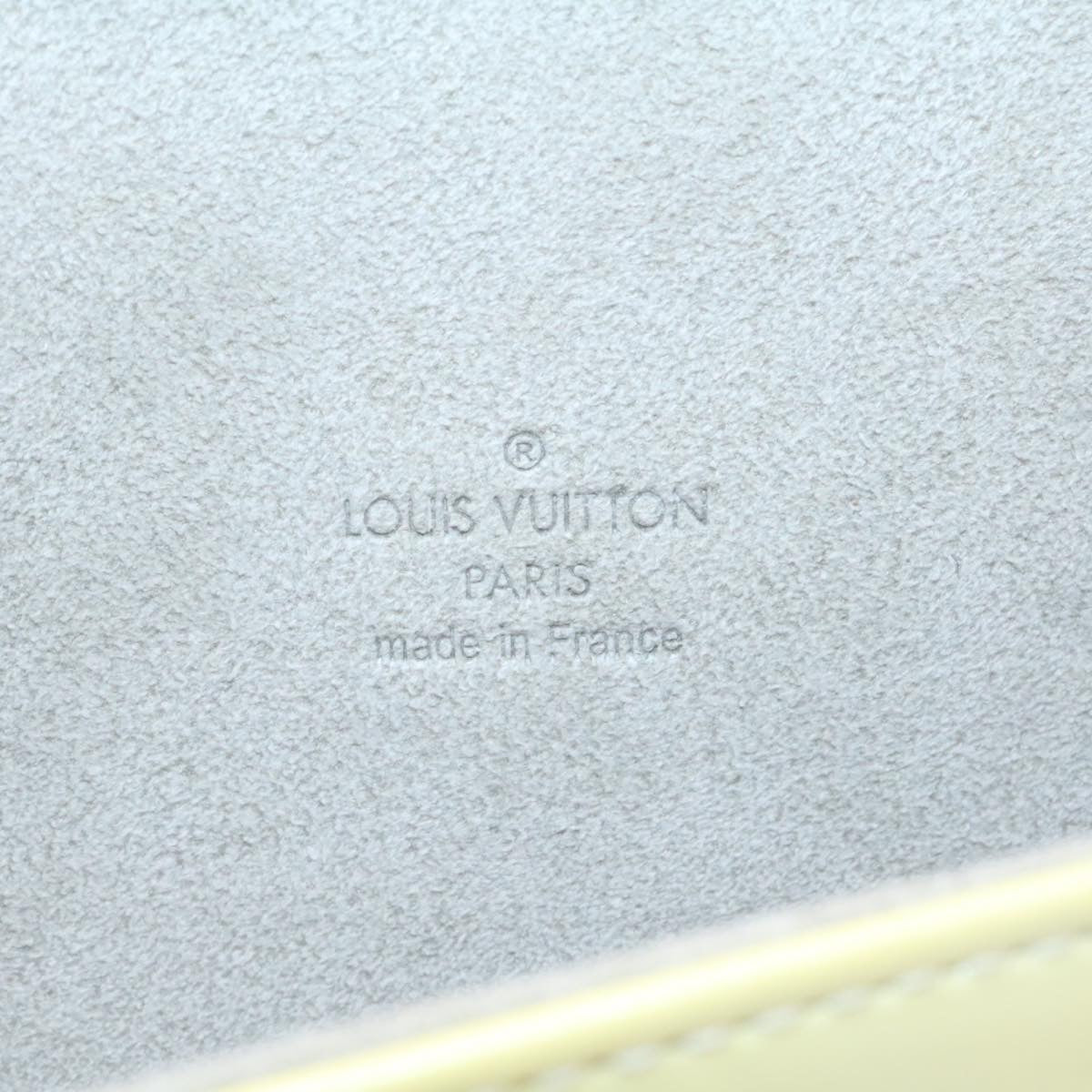 LOUIS VUITTON Vernis Pochette Lagoon Glasses Case Perle M91801 LV am1588g