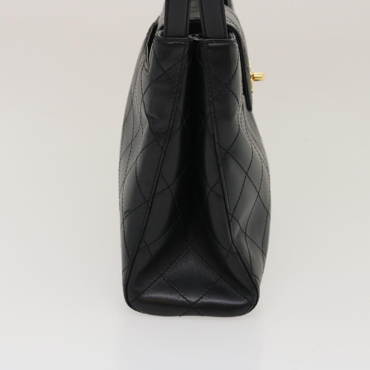 Luxury Chanel Matelasse Shoulder Bag Lamb Skin Black CC am2485gA