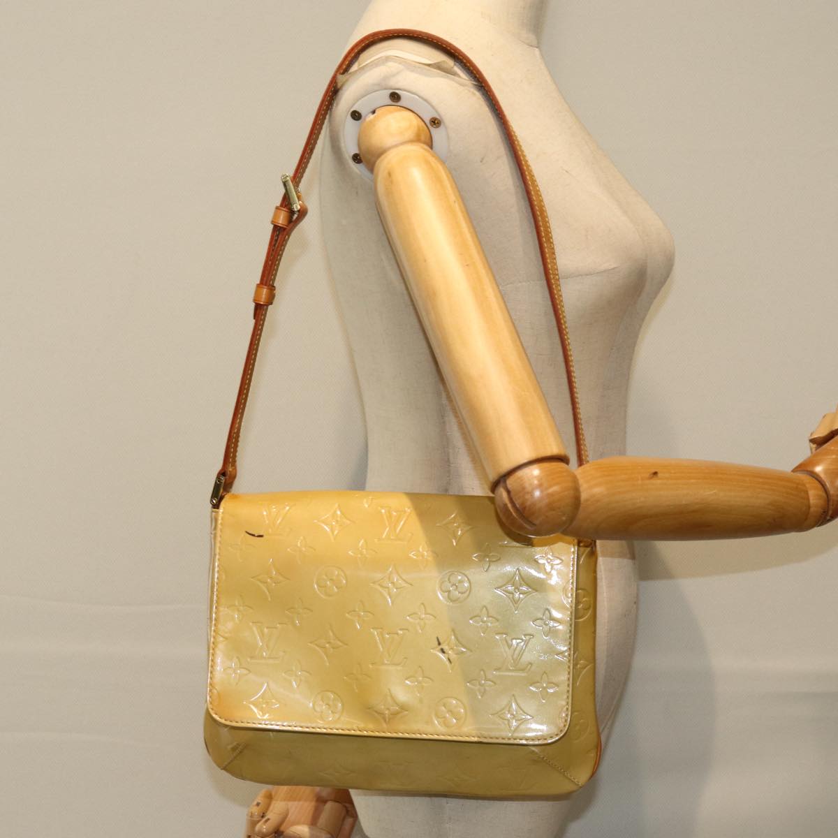 LOUIS VUITTON Monogram Vernis Thompson Street Bag Beige M91301 LV hk1326