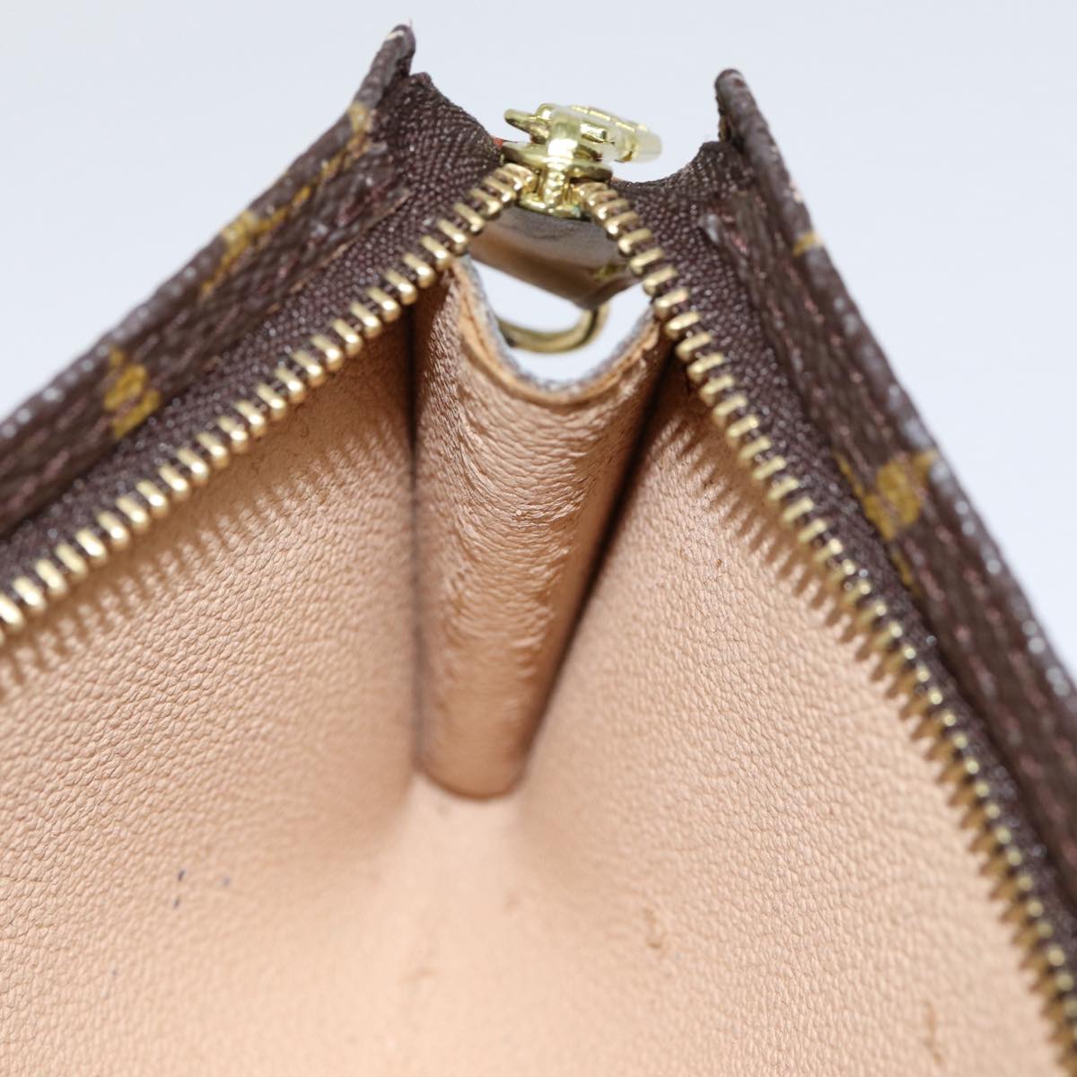 LOUIS VUITTON Monogram Bucket GM Pouch Accessory Pouch LV hk1598