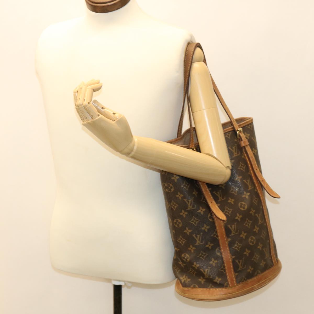 LOUIS VUITTON Monogram Bucket GM Shoulder Bag M42236 LV hk605