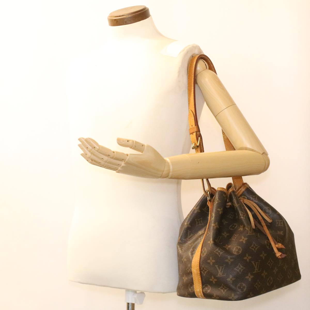 LOUIS VUITTON Monogram Petit Noe Shoulder Bag M42226 LV hs1660