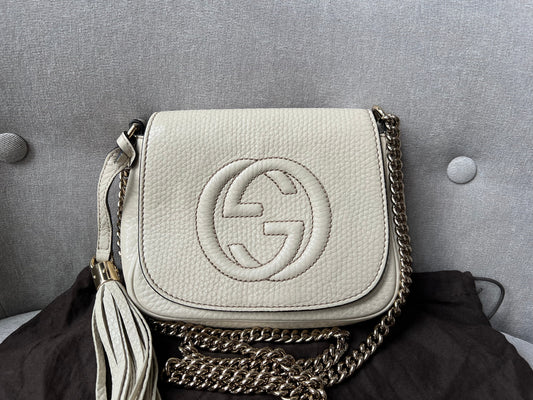 Luxury Gucci White Mini Soho Chain Crossbody Flap Bag