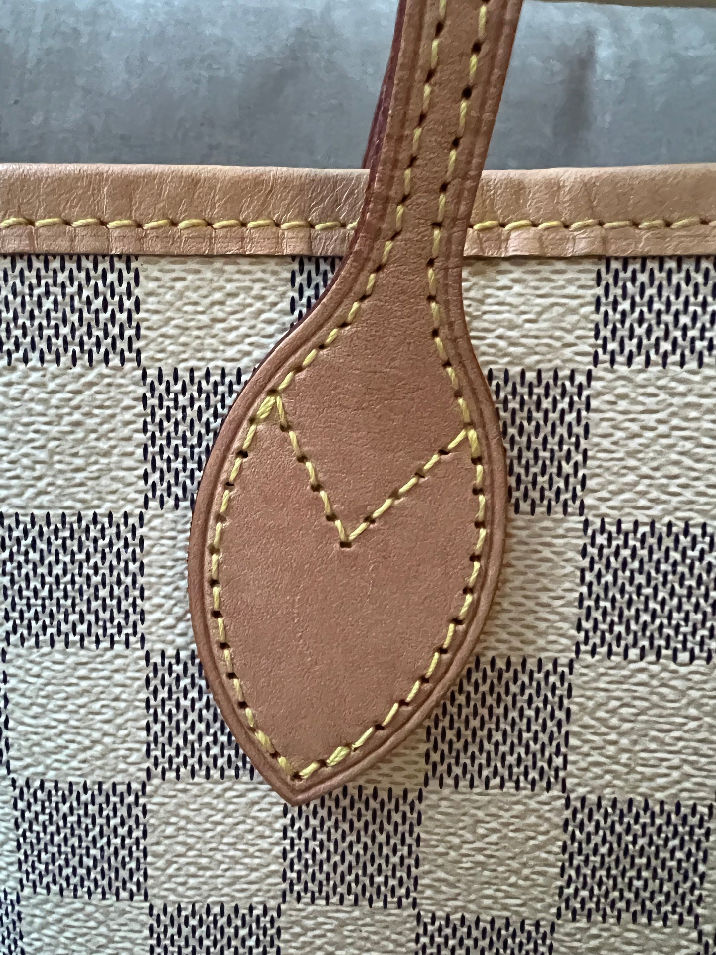 Louis Vuitton Neverfull MM Damier Azur (1,410)
