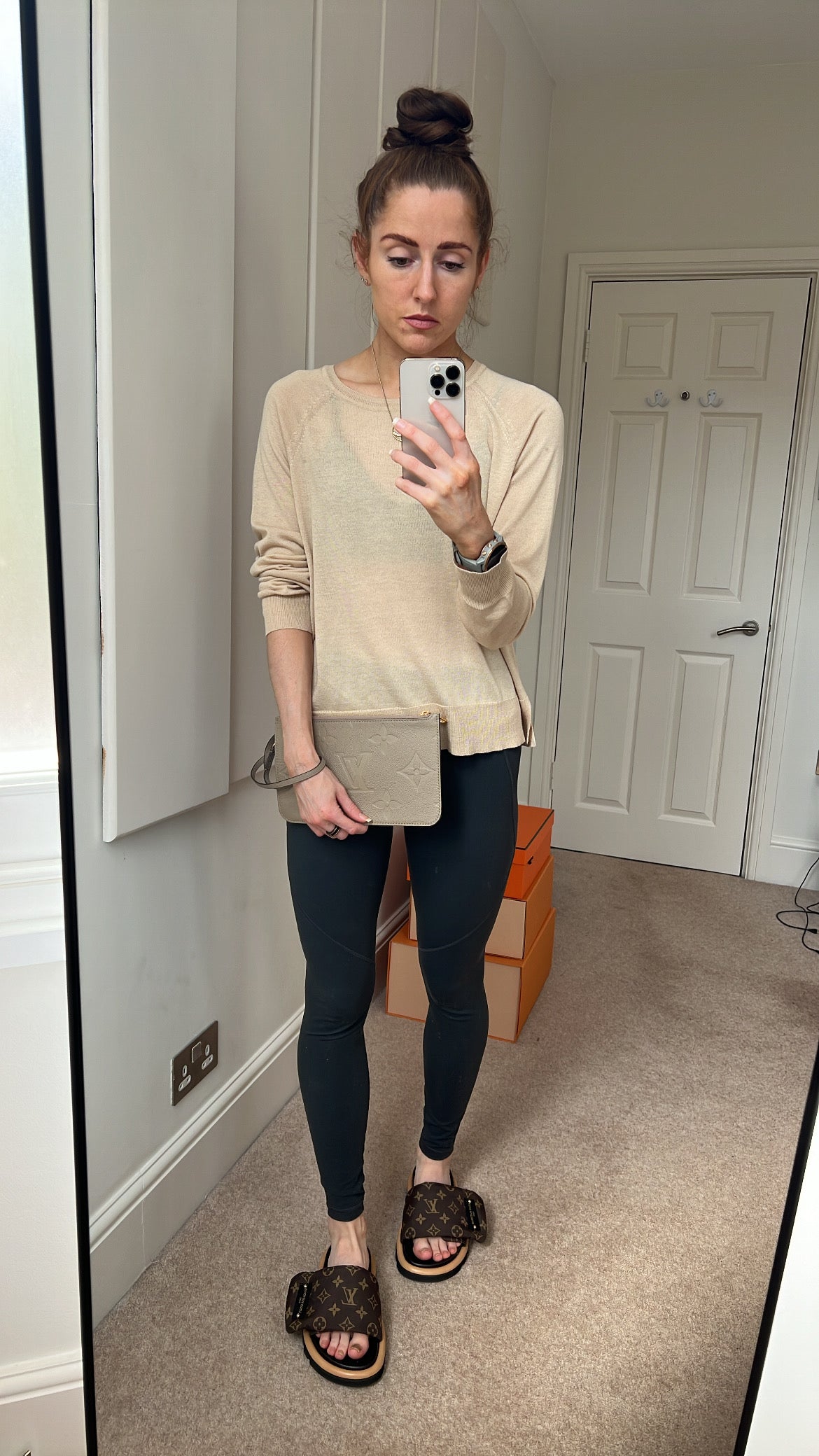 Louis Vuitton Neverfull MM Dune Empreinte (1,940)