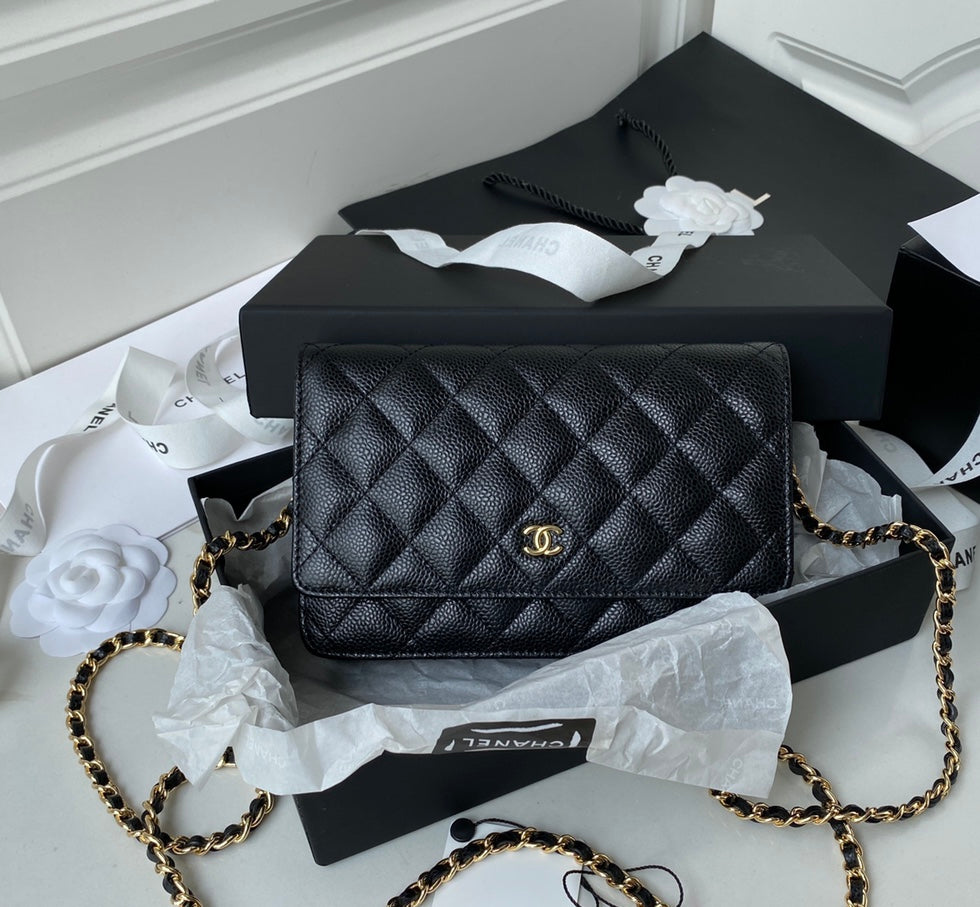 Luxury Chanel CLASSIC WALLET ON CHAIN BLACK CAVIAR, GOLD HARDWARE