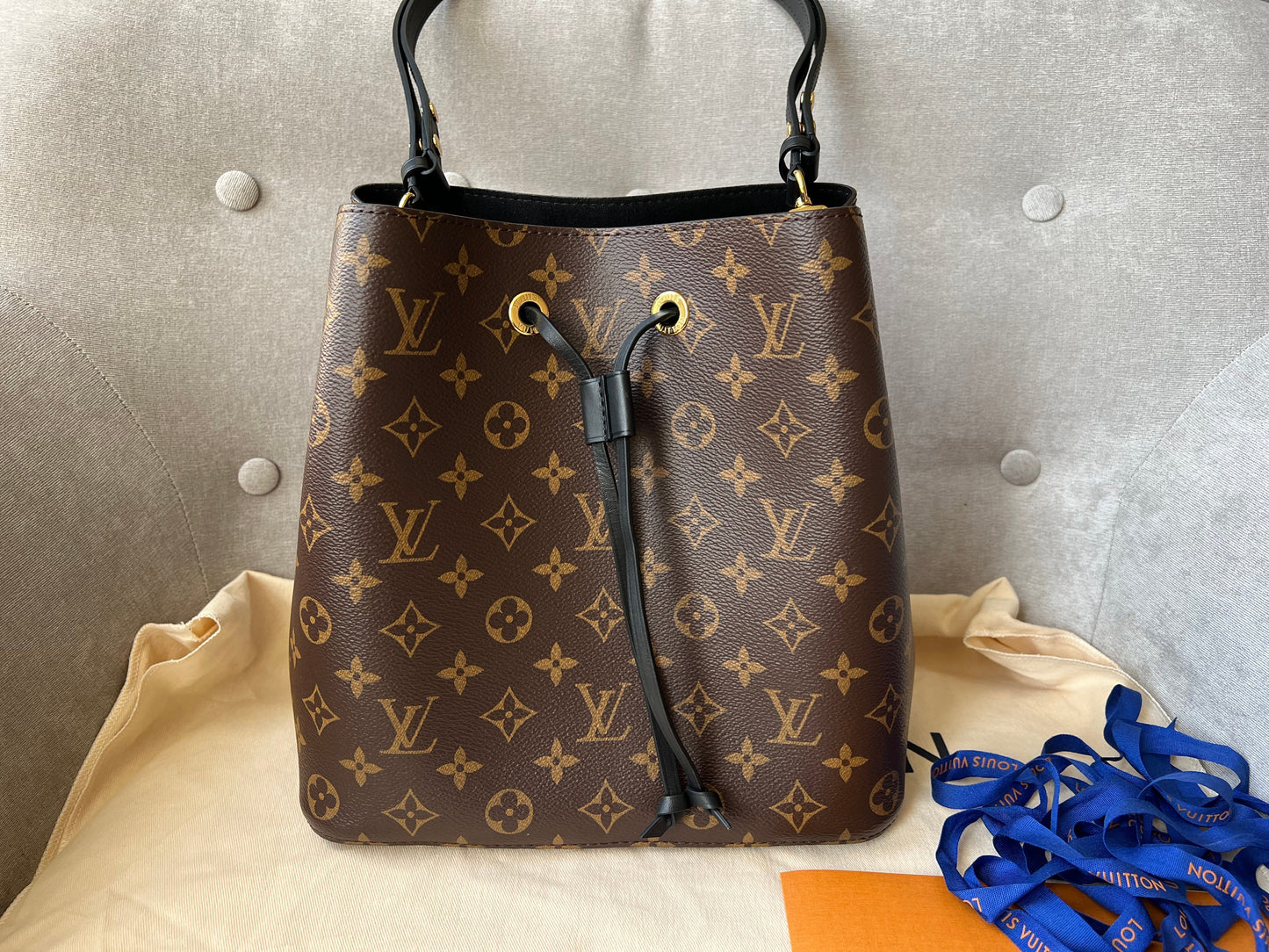 Louis Vuitton Neo Noe Monogram and Black (1,450)