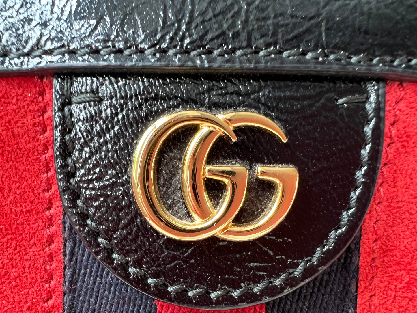Luxury Gucci Red Suede and Black Leather Ophidia Shoulder Bag