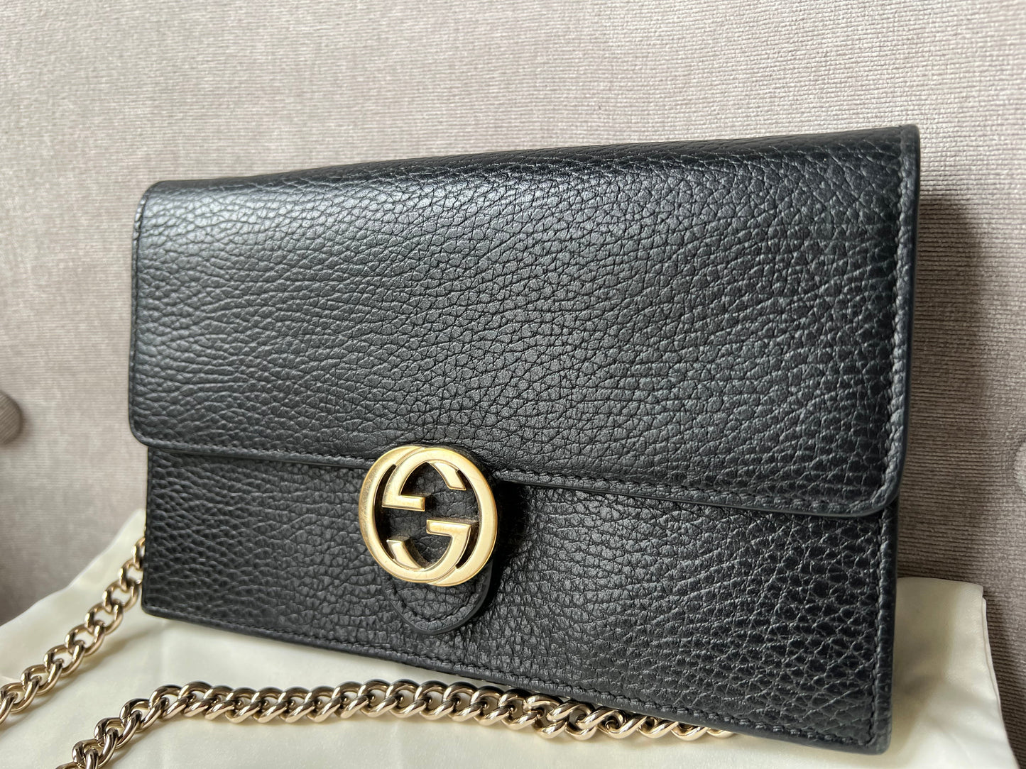 Luxury Gucci Black Interlocking Chain Wallet