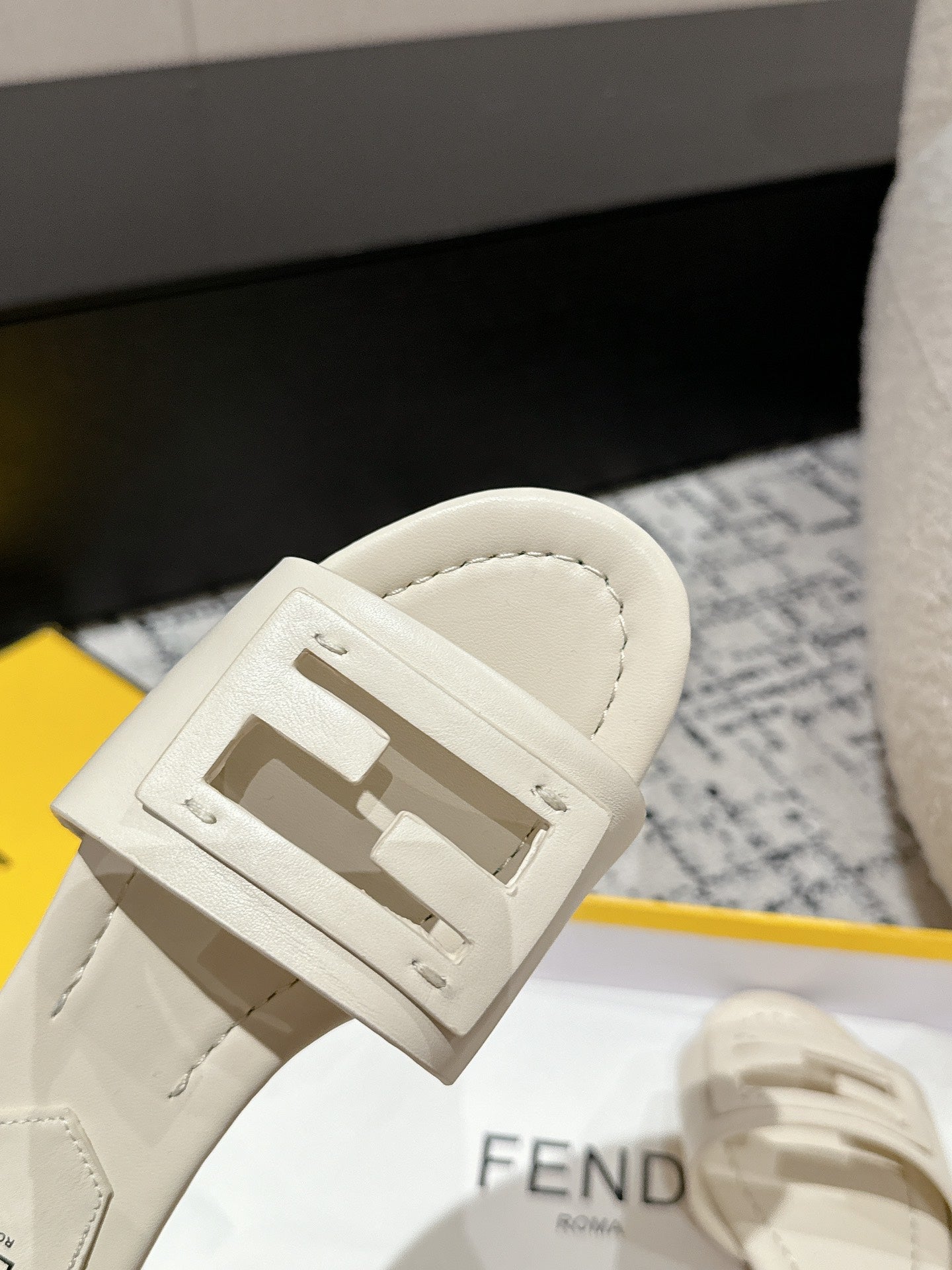 Luxury FendiFF Baguette Ivory Leather Slide