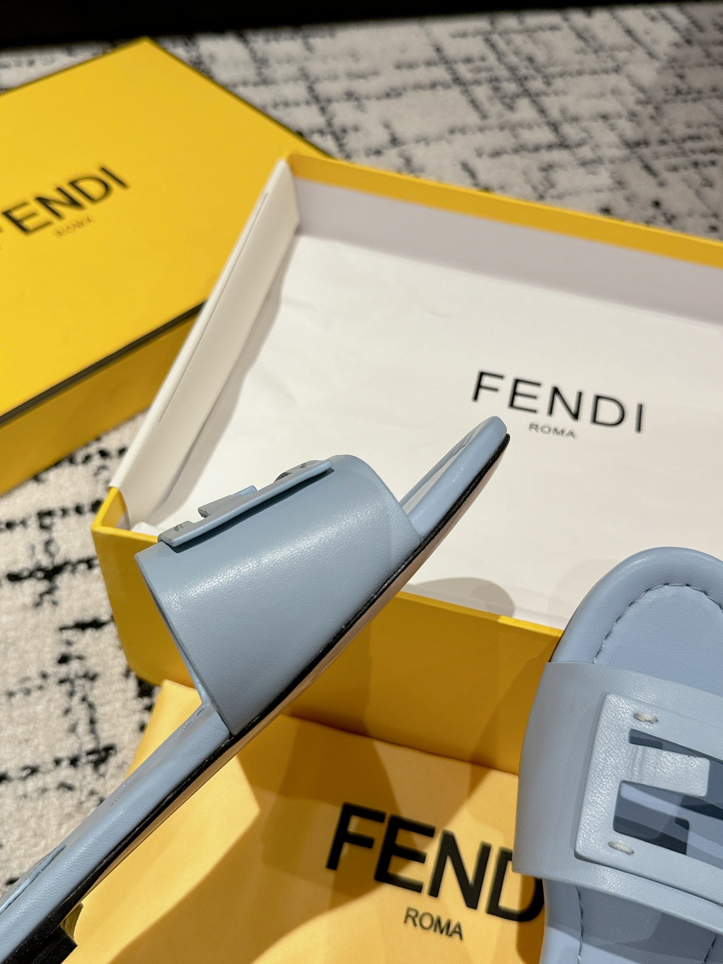 Luxury FendiFF Baguette Baby Blue Leather Slide