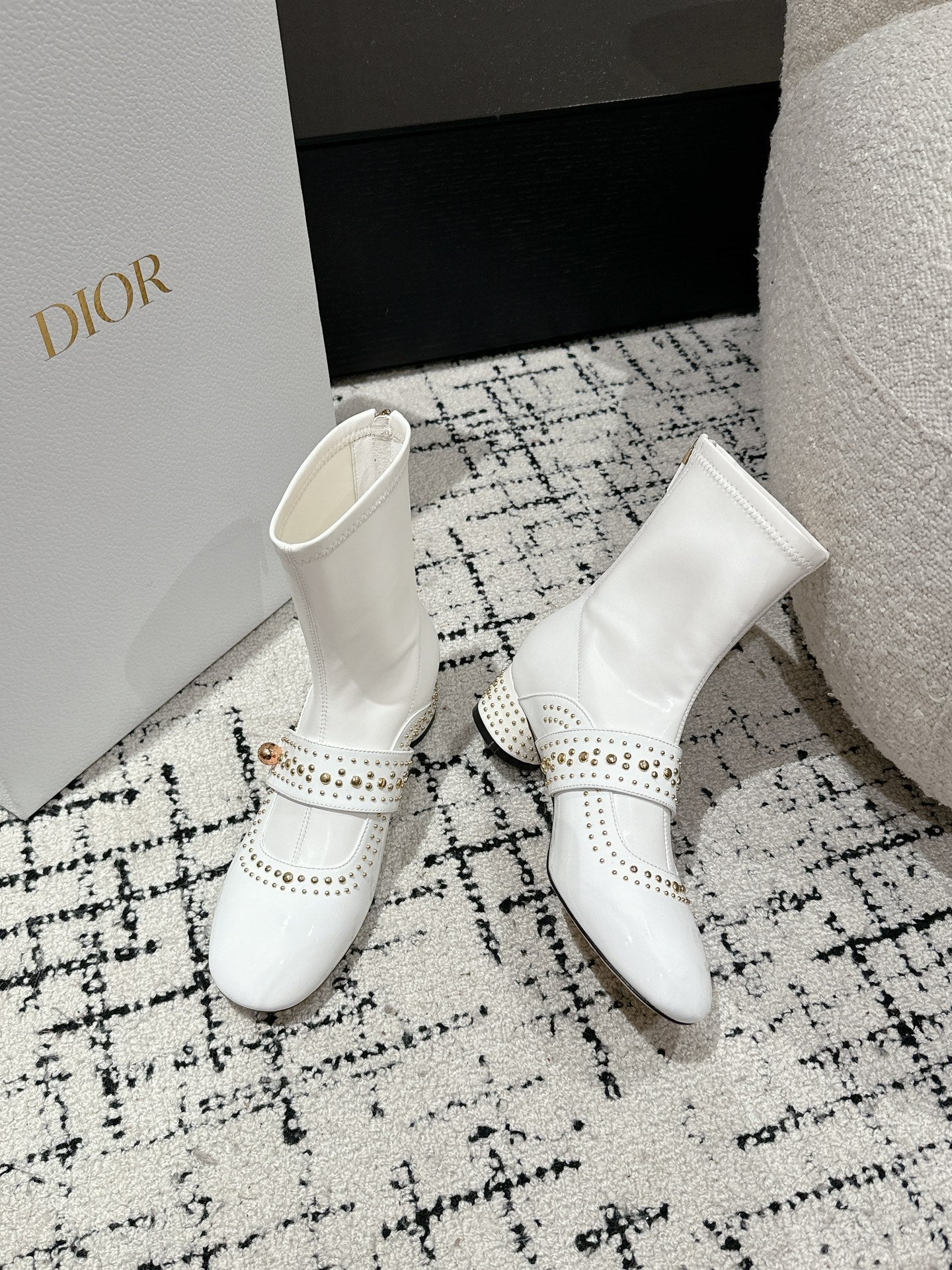 Luxury DiorBelle-D Heeled Ankle Boot White Lambskin