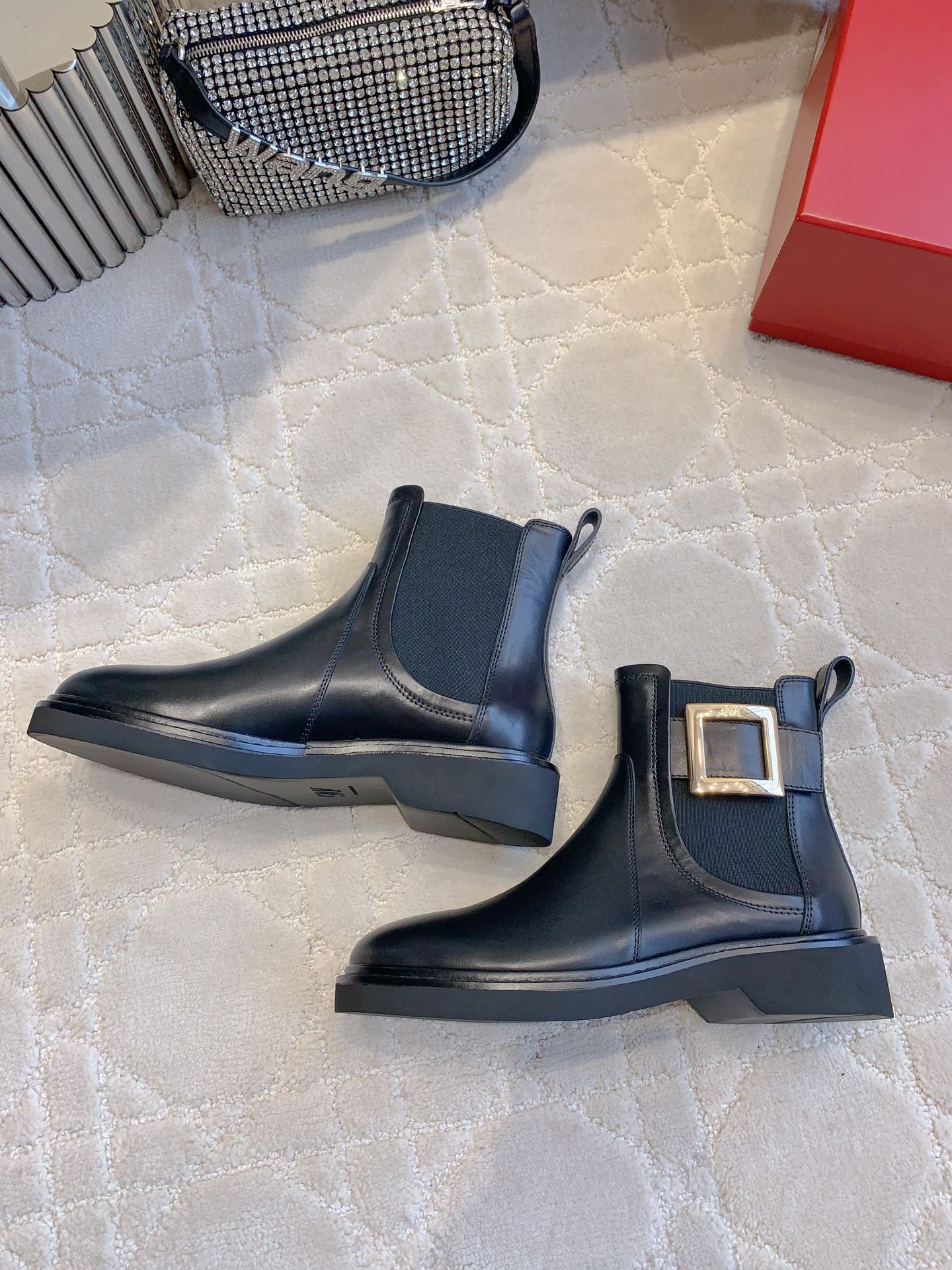 Luxury DiorVivie Roger Chelsea Ankle Boots Plain Black Cowhide