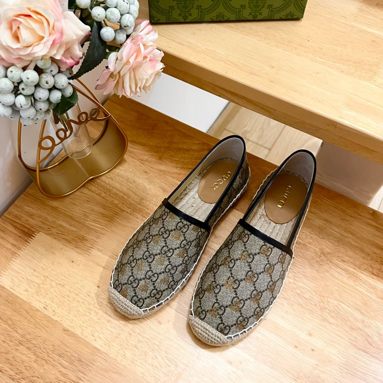 Luxury Gucci GG Supreme Flat Shoes Brown Caro
