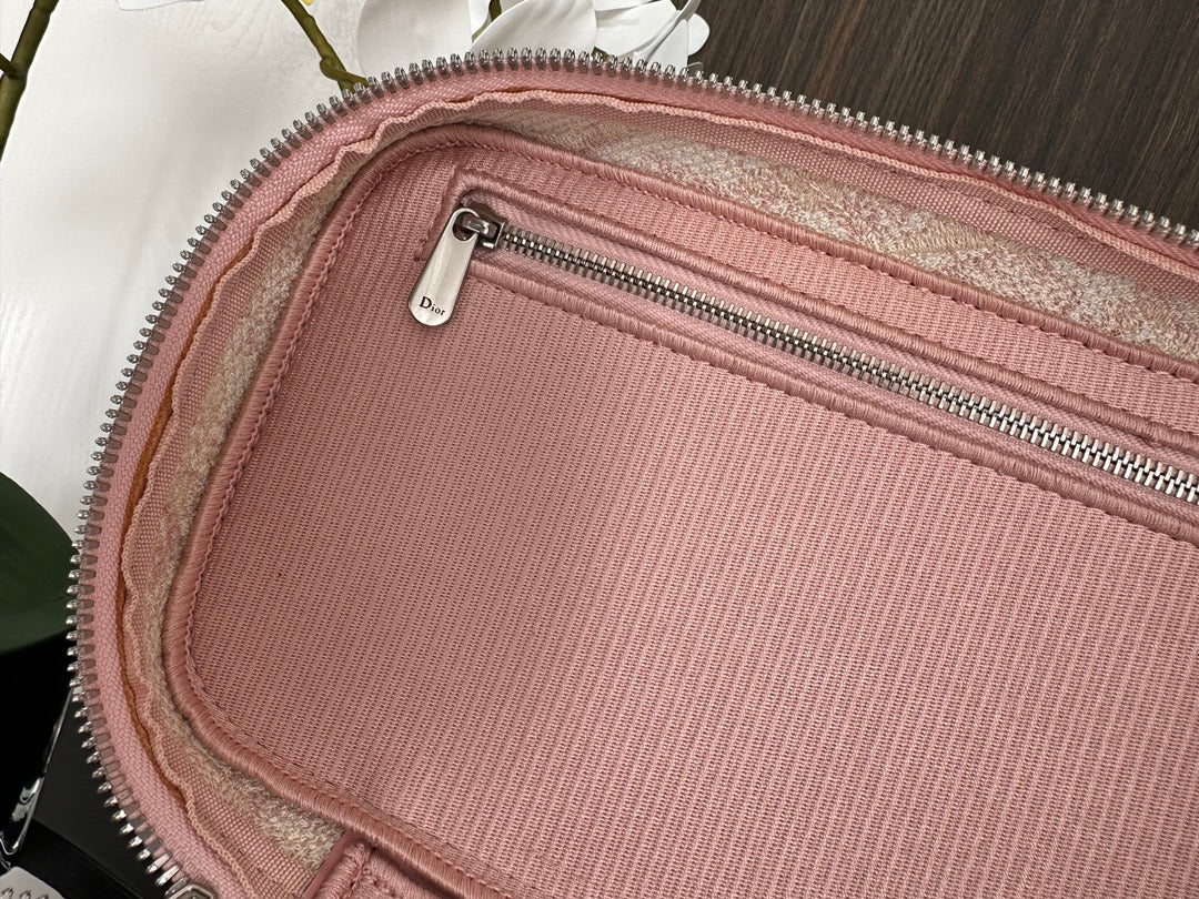 Luxury Dior DIORtravel vanity 25 pink embroidery
