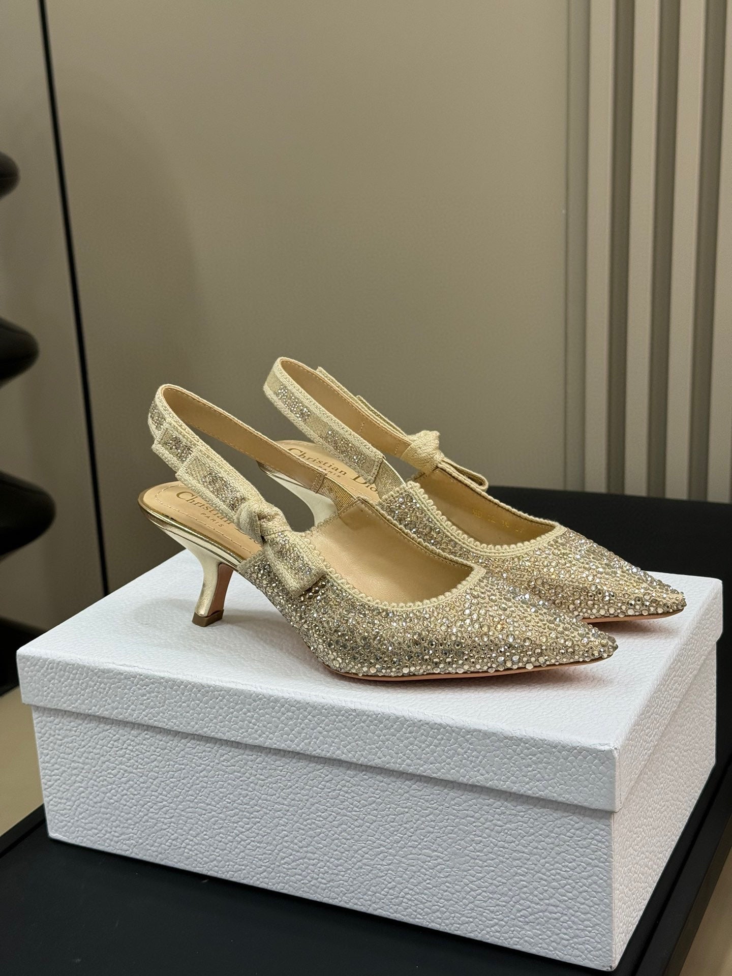 Luxury DiorJ'A Luxury DiorSlingback Gold-tone Cotton Microbeads