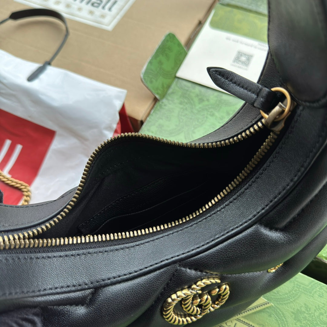 Luxury Gucci gg marmont half-moon shaped 21cm black calfskin gold hardware