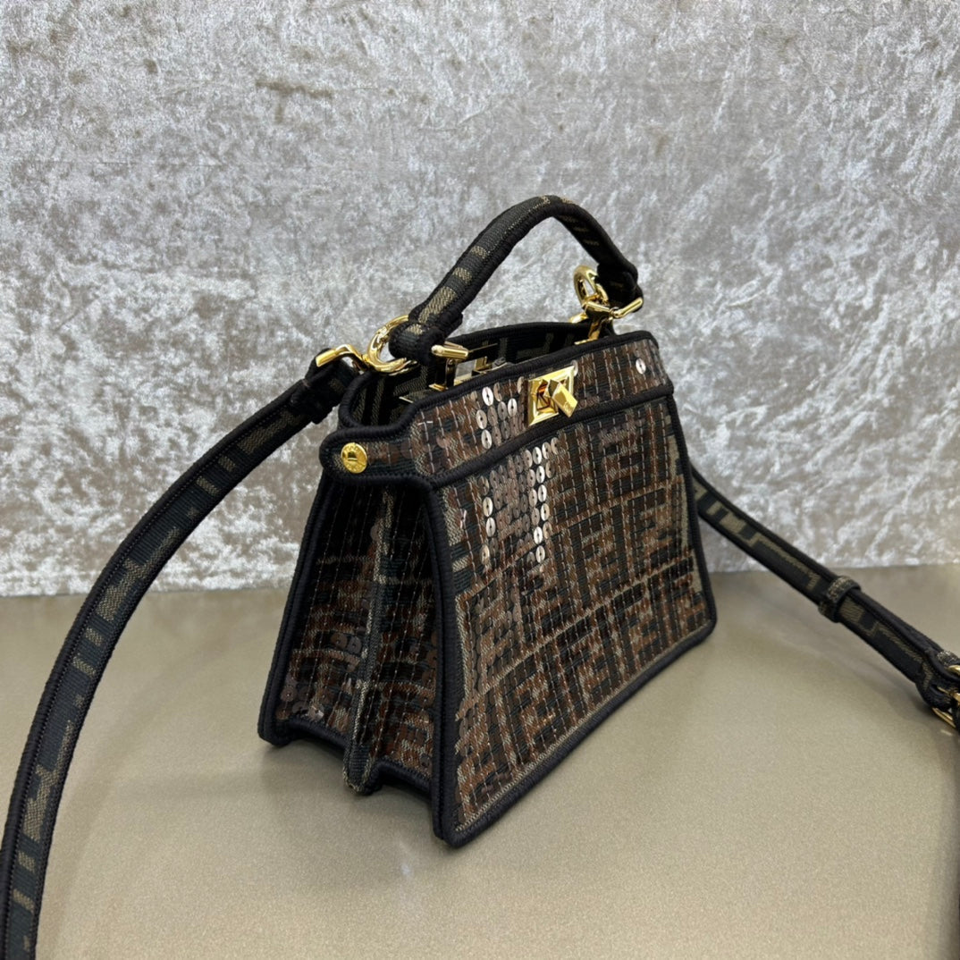 Luxury FendiLuxury FendiPEEKABOO ISEEU 20 BAG IN CHOCOLATE BROWN MIX BLACK NAPPA LEATHER GOLD HARDWARE