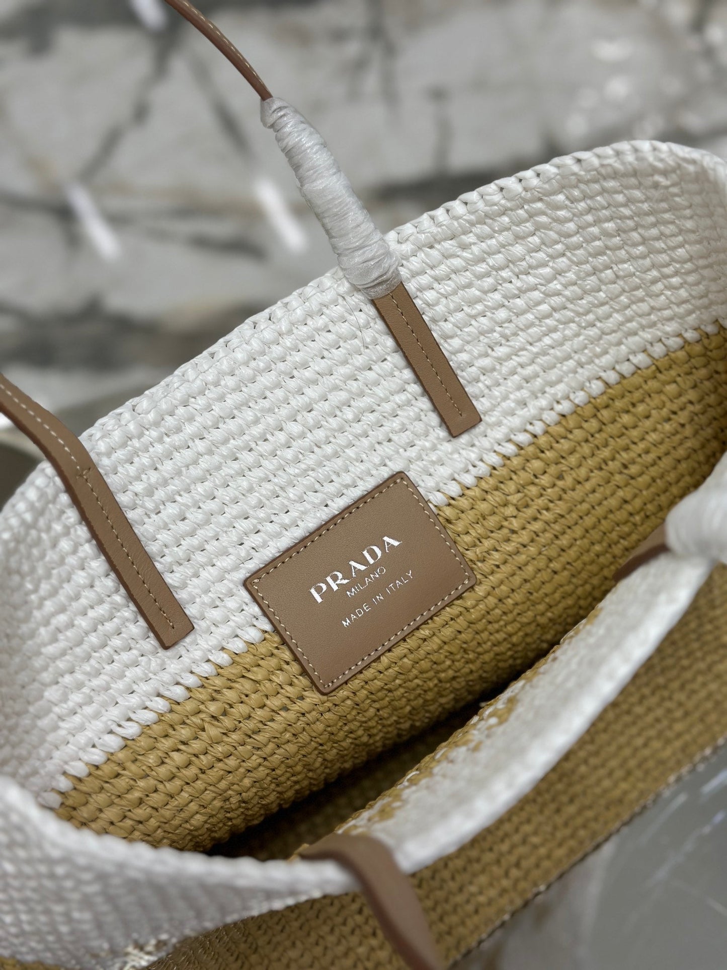 Luxury PradaSMALL TOTE BAG 27 IN WHITE MIX BEIGE RAFFIA AND BROWN CALFSKIN HANDLE